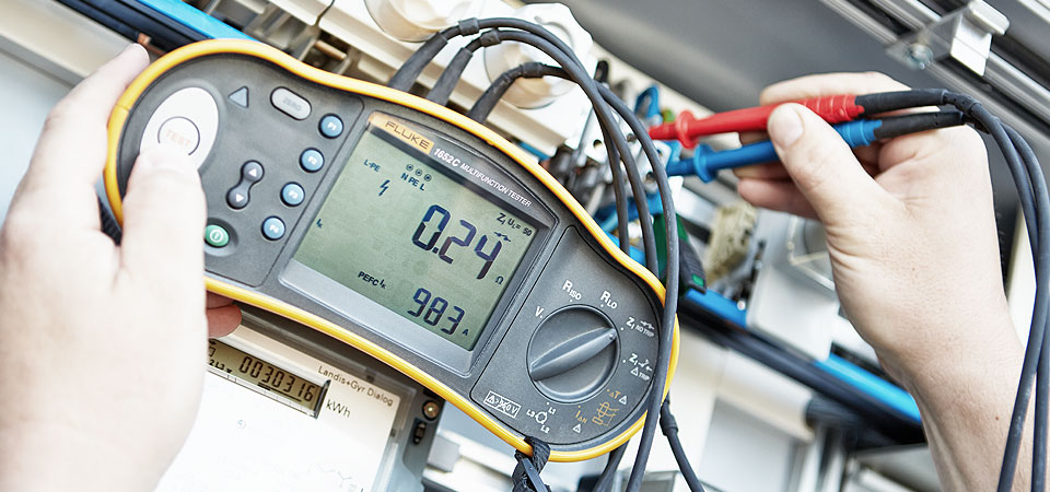 Mängelbehebungen an elektrischen Installationen nach periodischer Kontrolle
